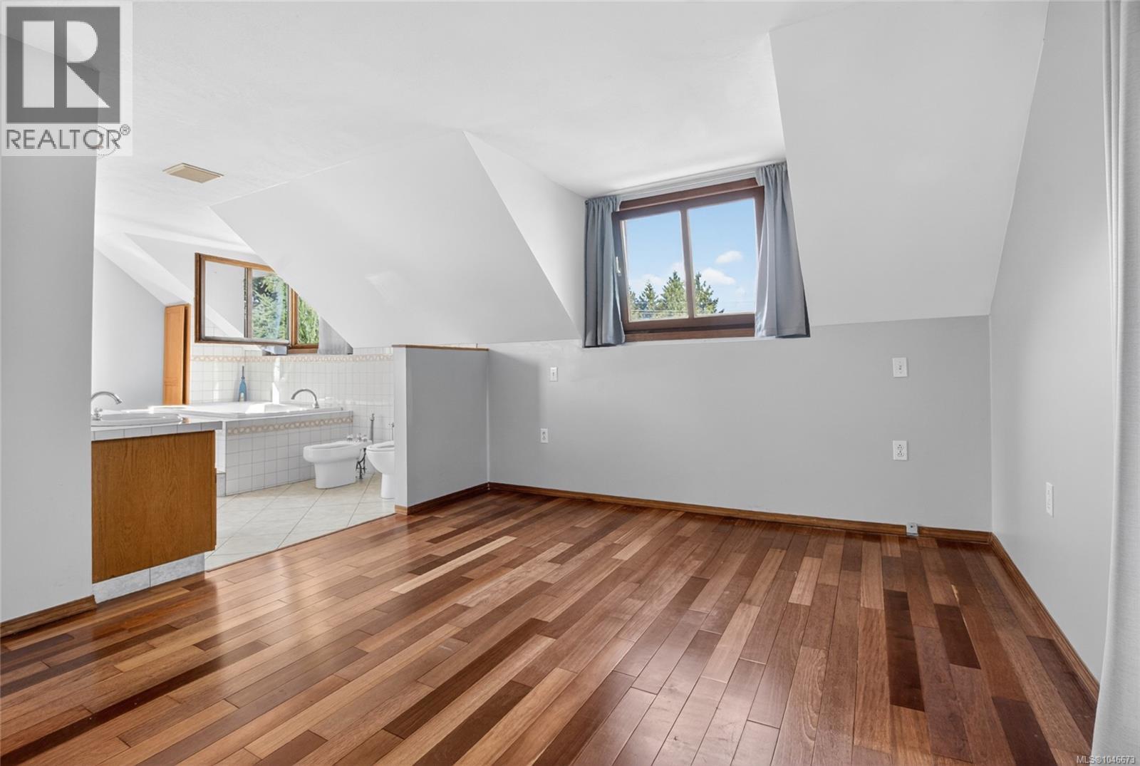 1038 Redcap St - Image 29