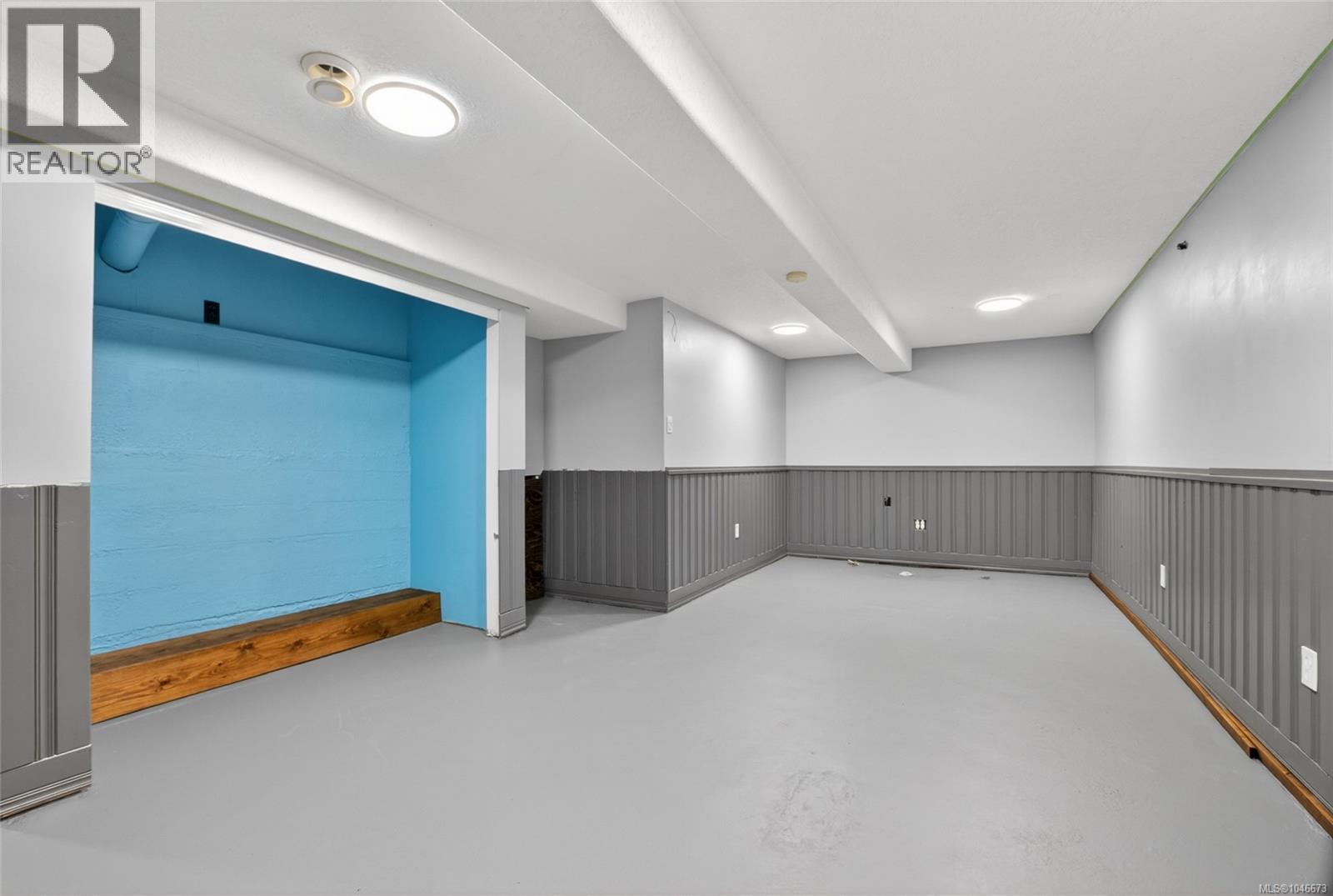 1038 Redcap St - 57