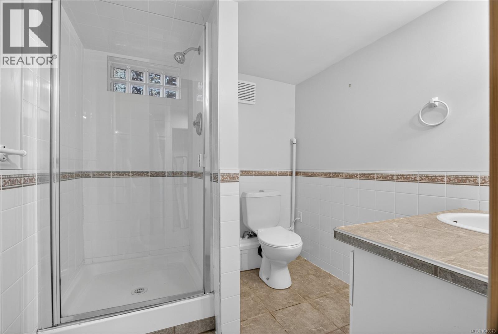 1038 Redcap St - 44