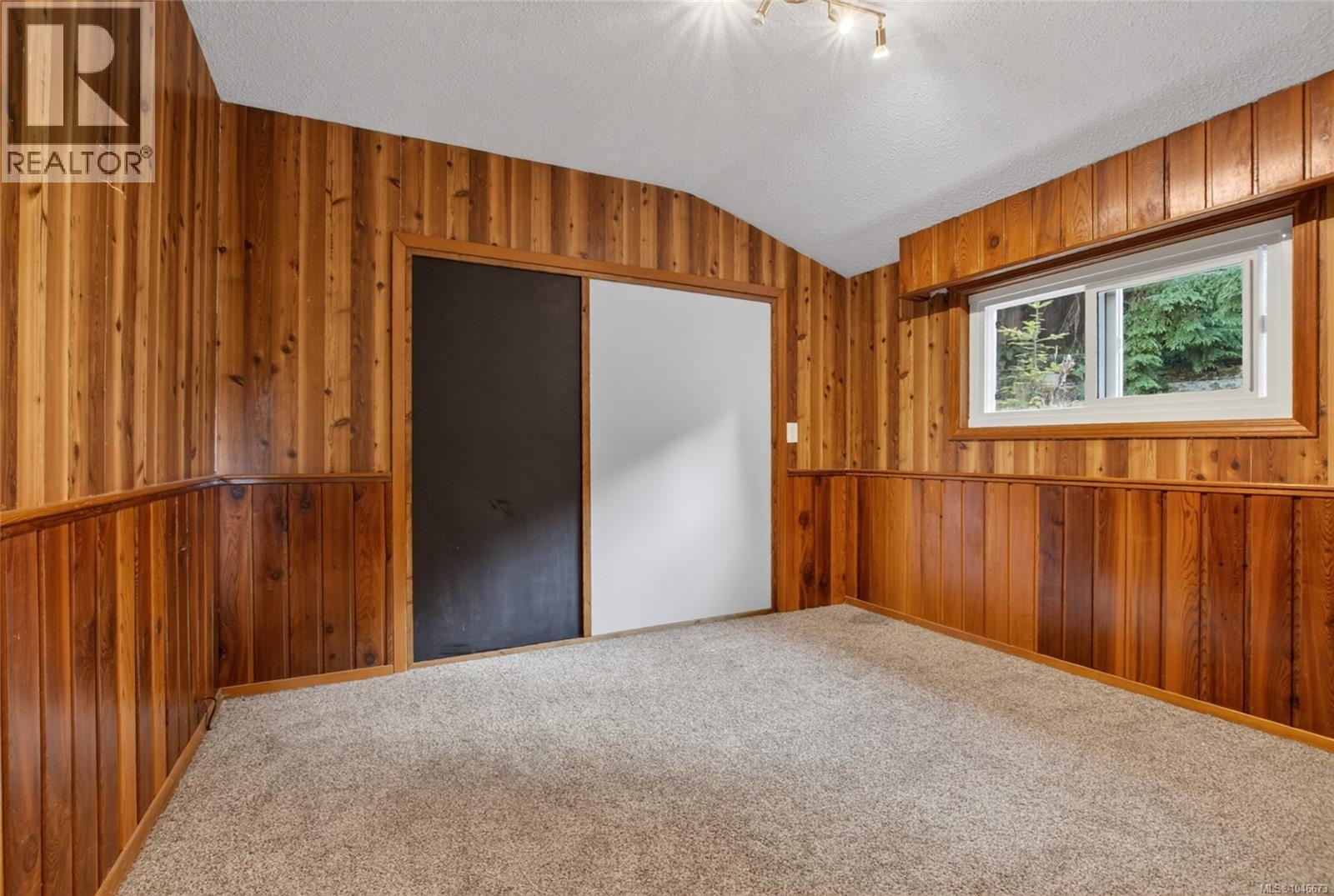1038 Redcap St - 41