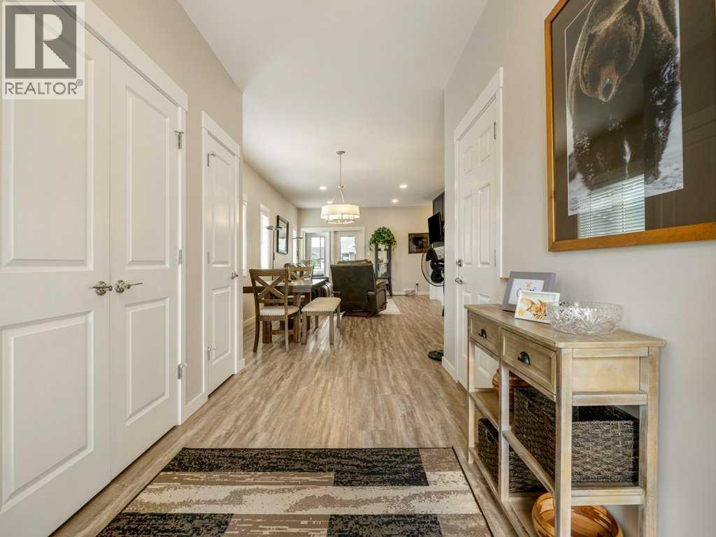 #1 322 Northlander Bend W - 2