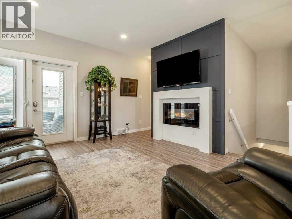 #1 322 Northlander Bend W - 12
