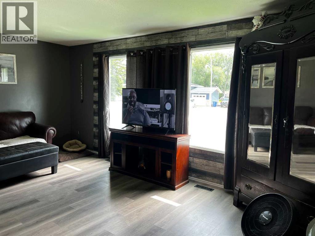 804 7 Street - Photo 6