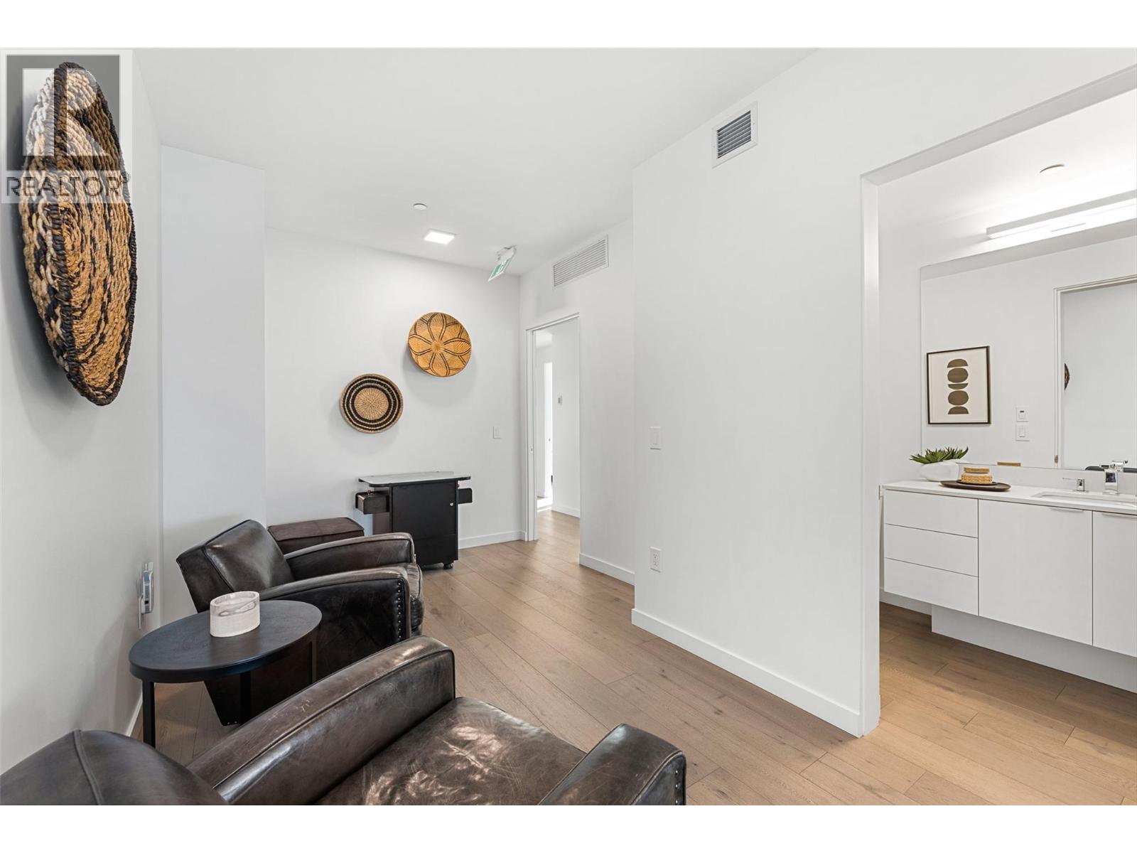 4071 Lakeshore Road Unit# 402, Kelowna - Image 1