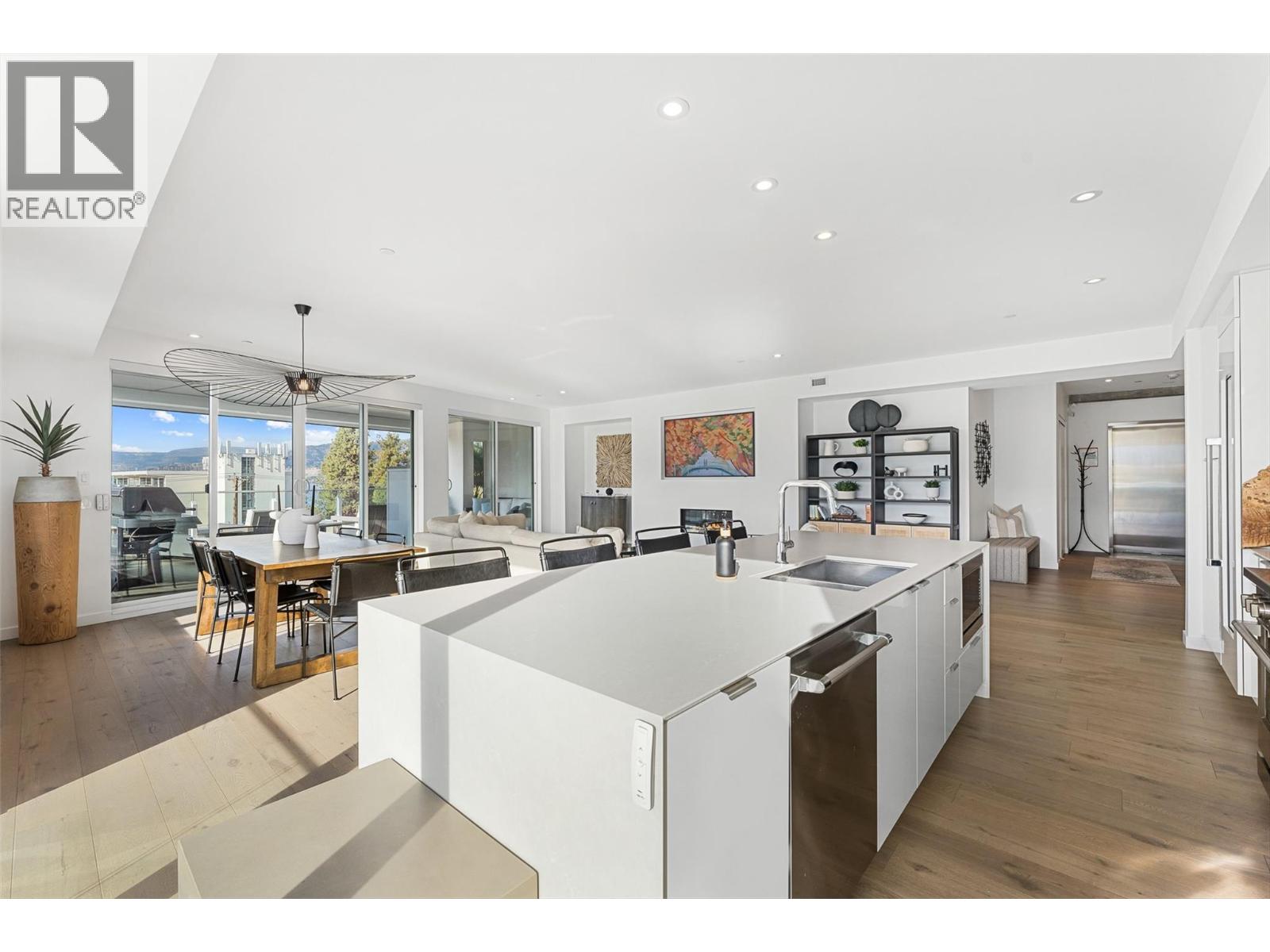 4071 Lakeshore Road Unit# 402, Kelowna - Image 1