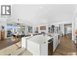 5pc Ensuite bath - 4071 Lakeshore Road Unit# 402, Kelowna, BC V1W1V7 Photo 11