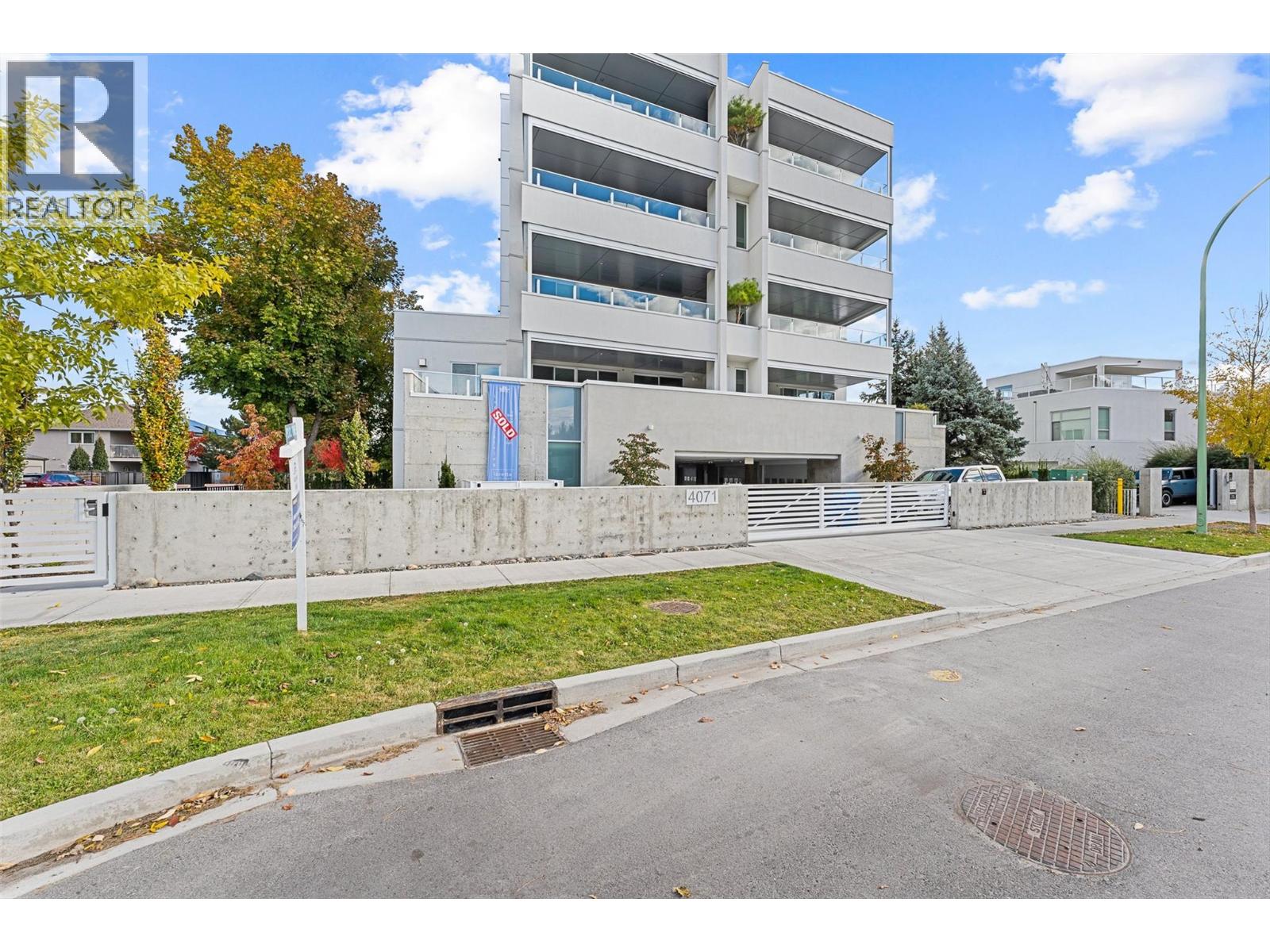 4071 Lakeshore Road Unit# 402, Kelowna - Image 1