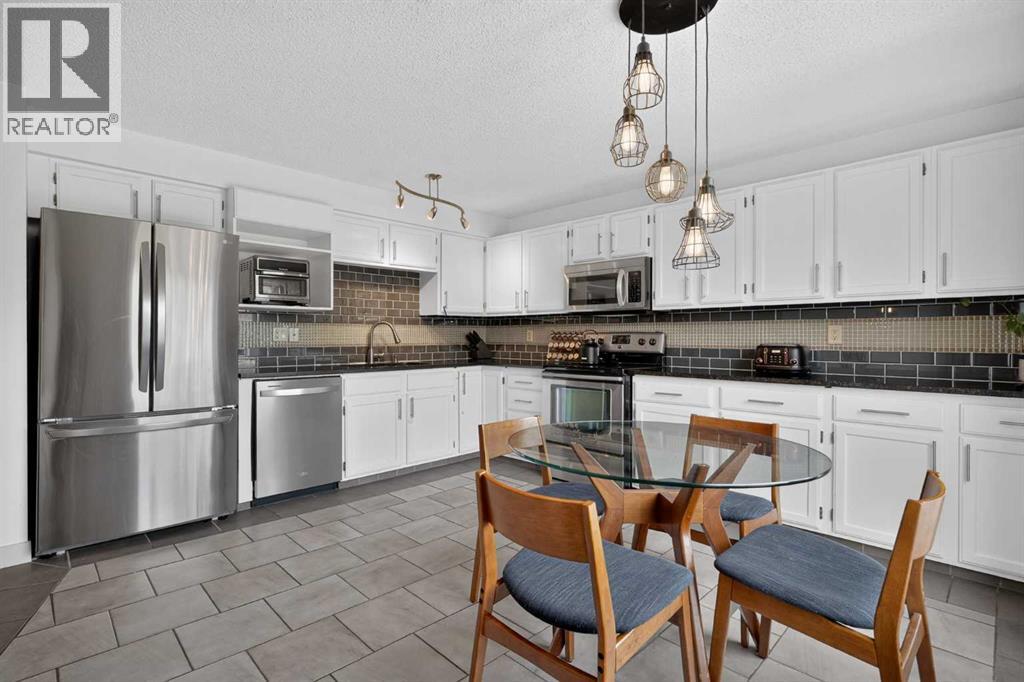 571 Point Mckay Grove NW - 12