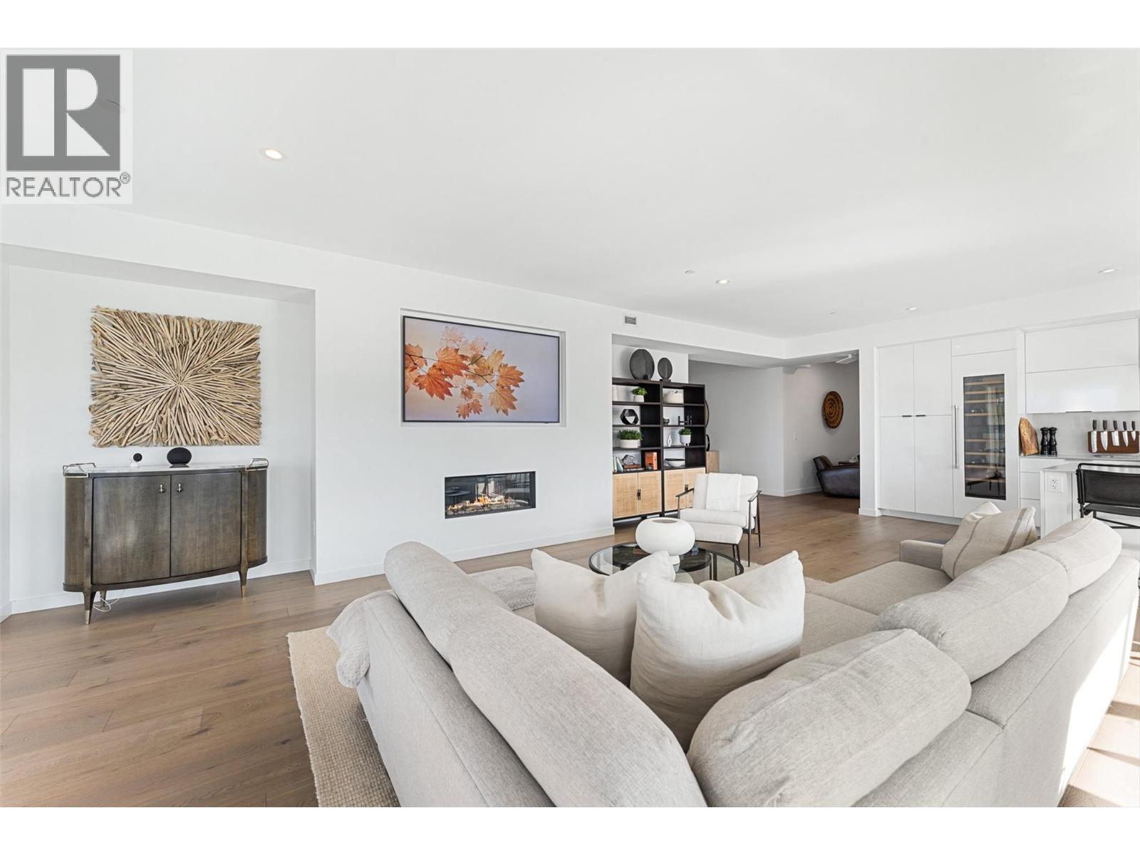 4071 Lakeshore Road Unit# 402, Kelowna - Image 1