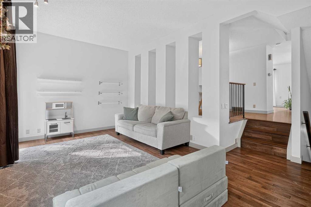 571 Point Mckay Grove NW - 7