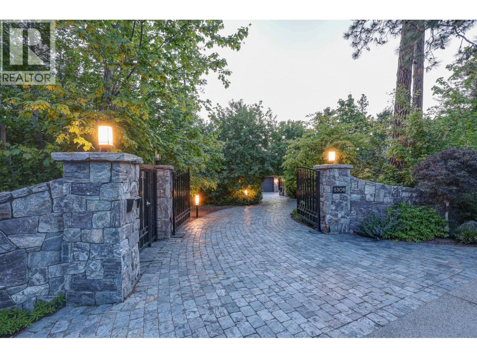 5308 Lakeshore Road, Kelowna