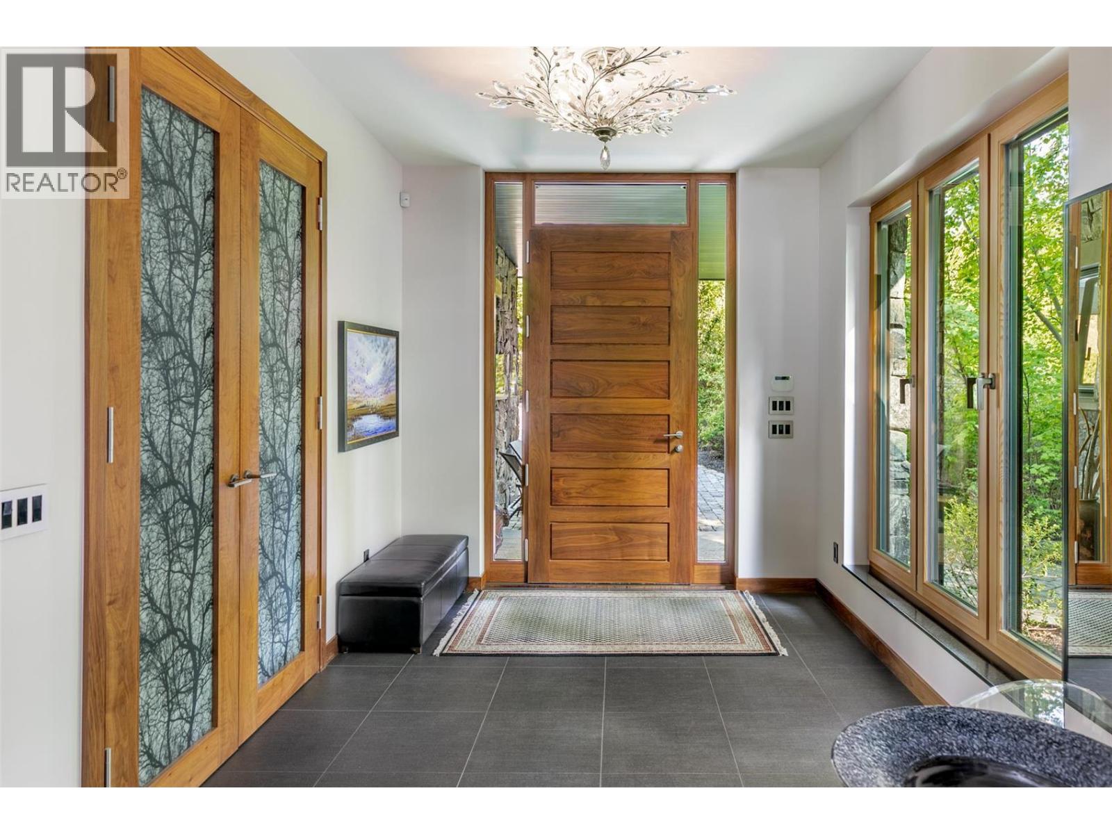 5308 Lakeshore Road, Kelowna