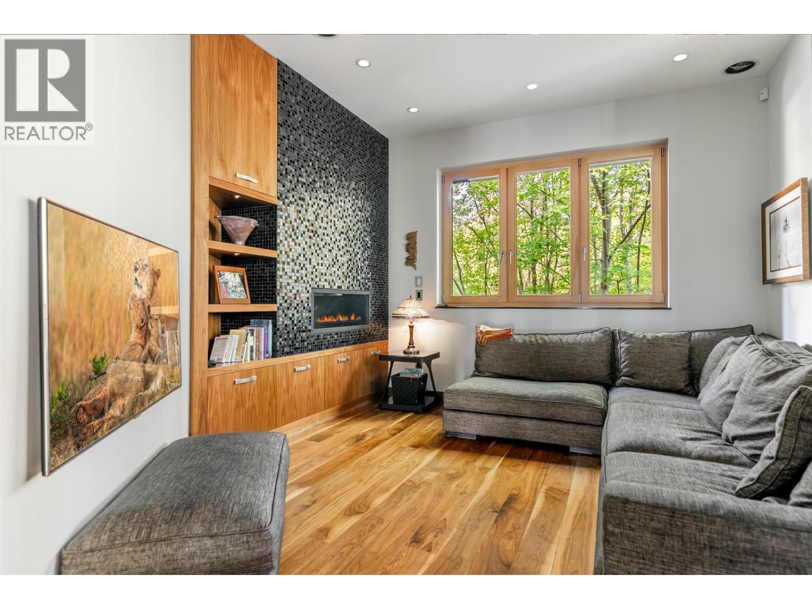 5308 Lakeshore Road, Kelowna