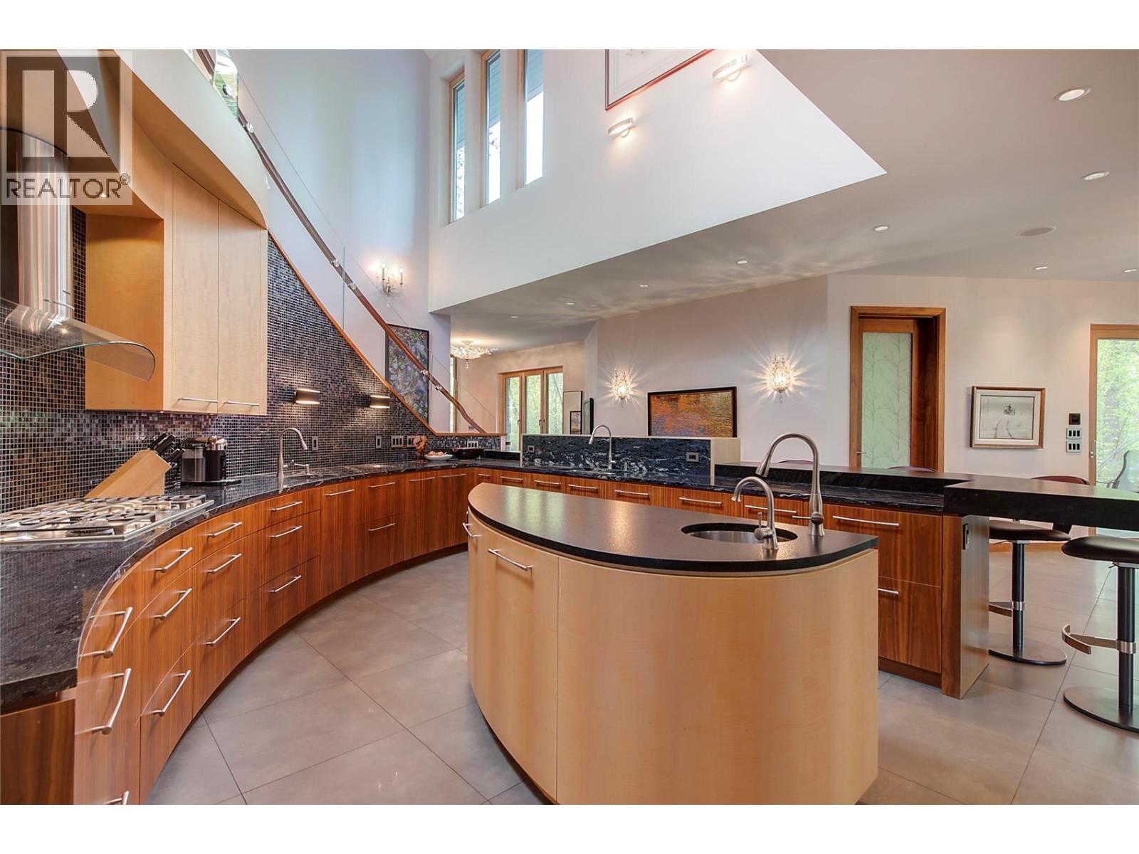 5308 Lakeshore Road, Kelowna