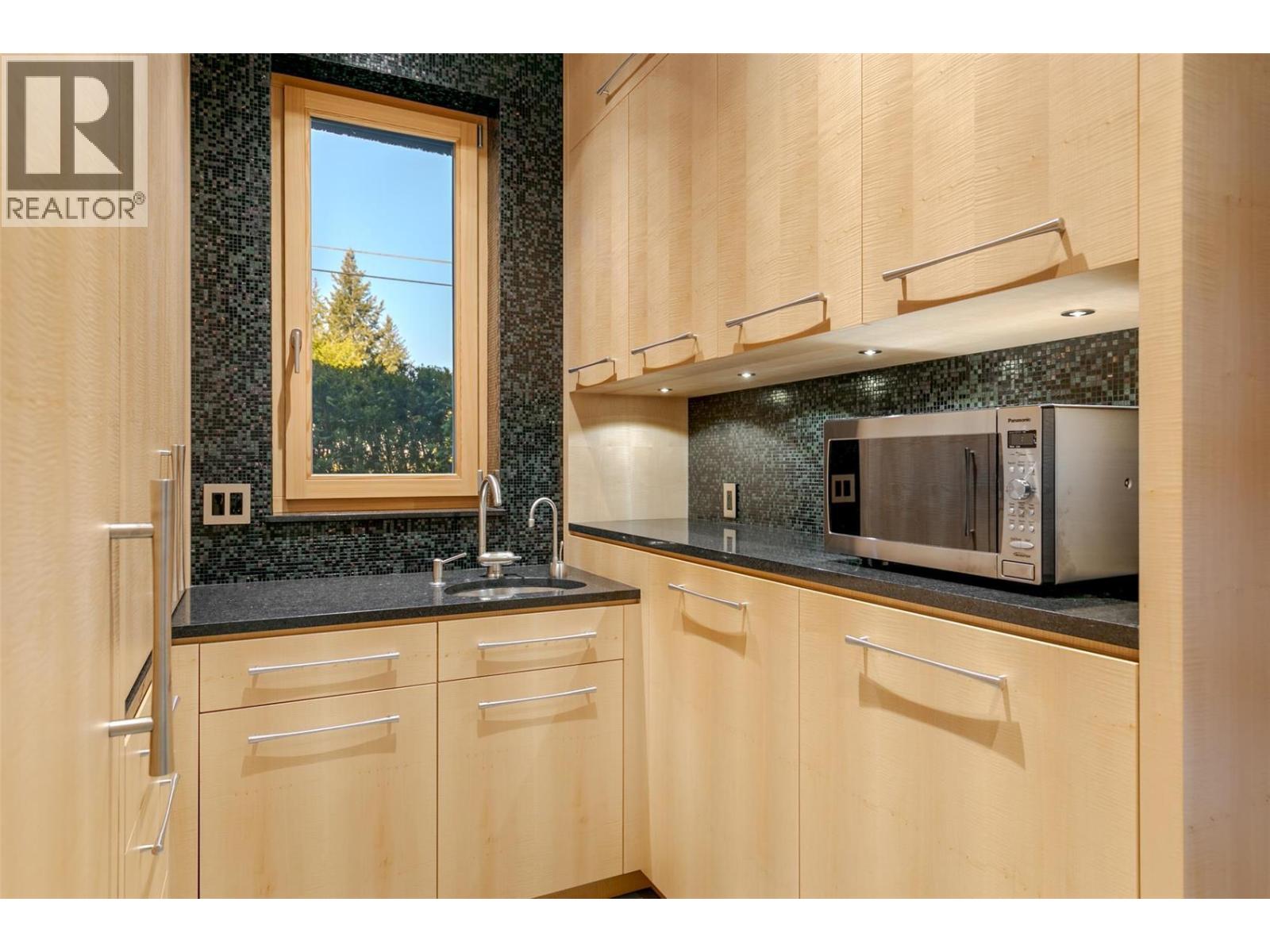 5308 Lakeshore Road, Kelowna