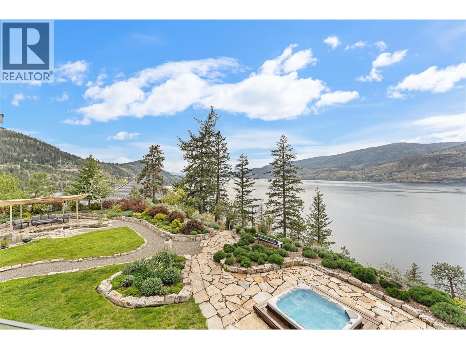 328 Lochview Road, Kelowna