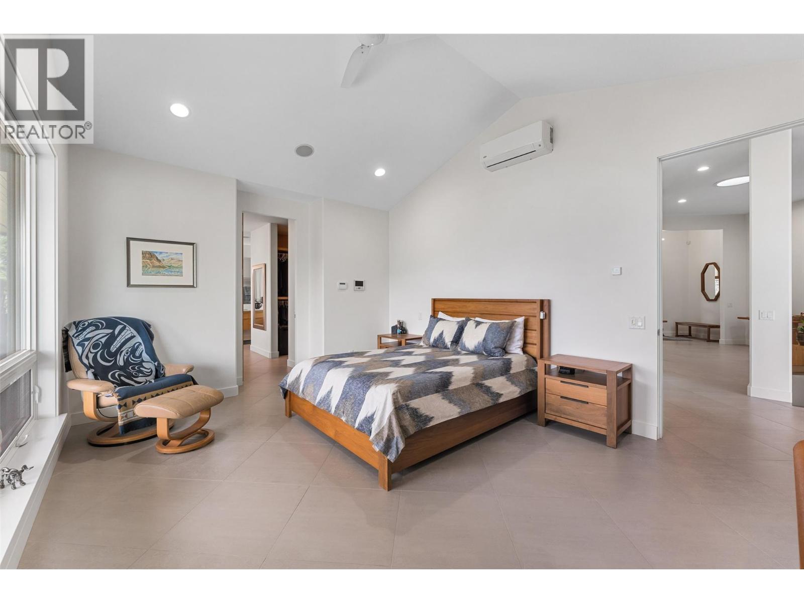 328 Lochview Road, Kelowna