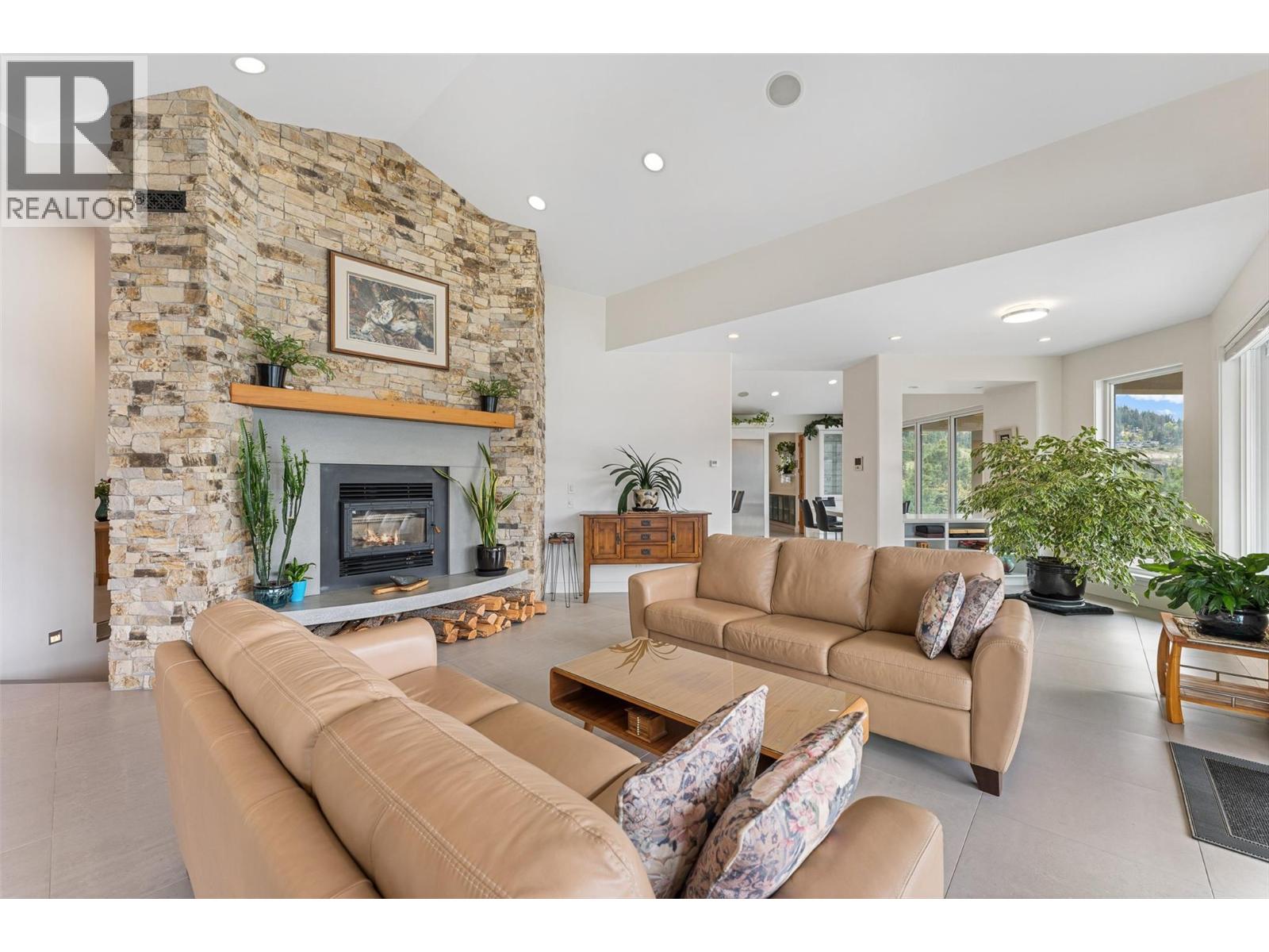 328 Lochview Road, Kelowna