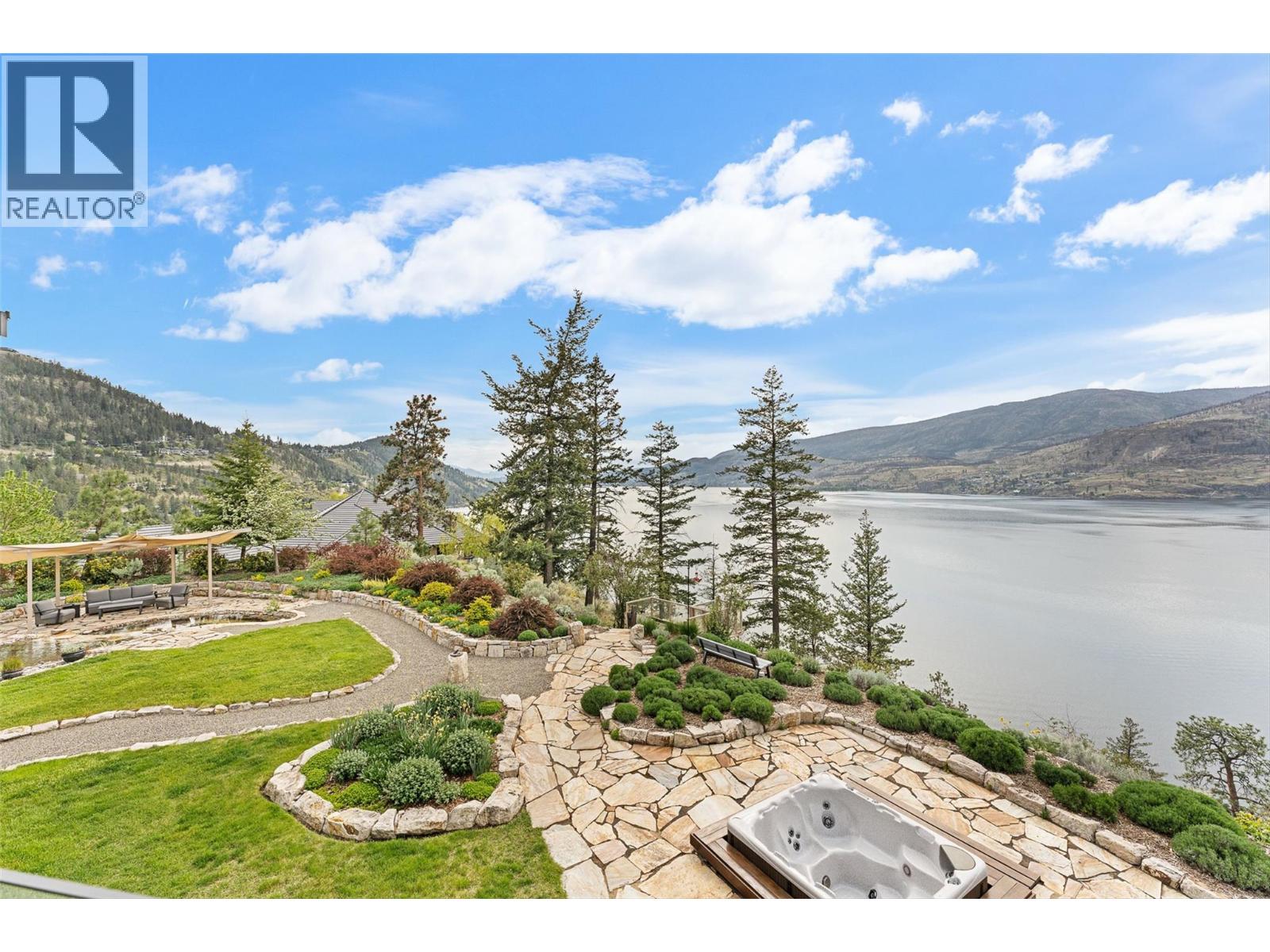 328 Lochview Road, Kelowna