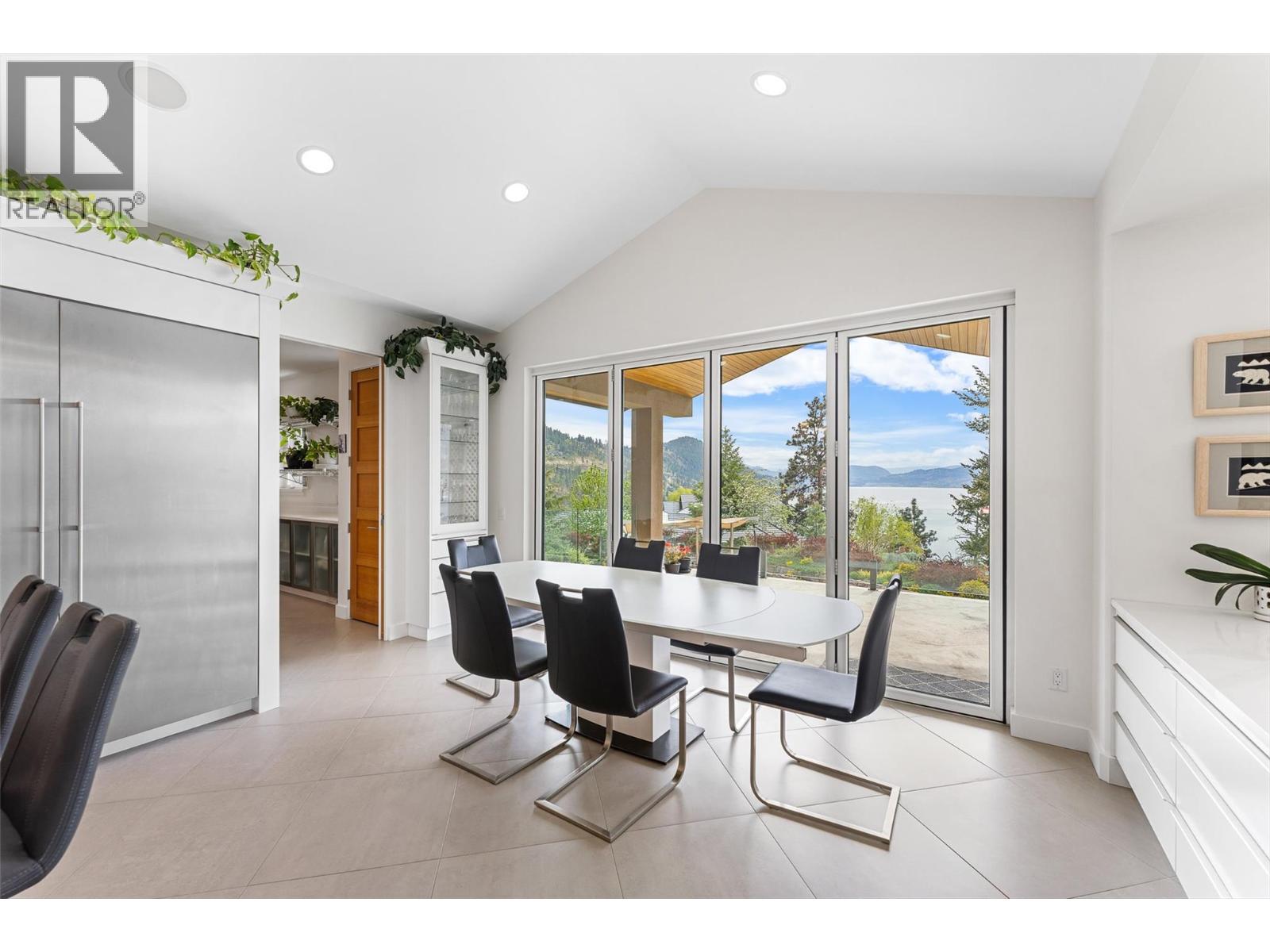 328 Lochview Road, Kelowna