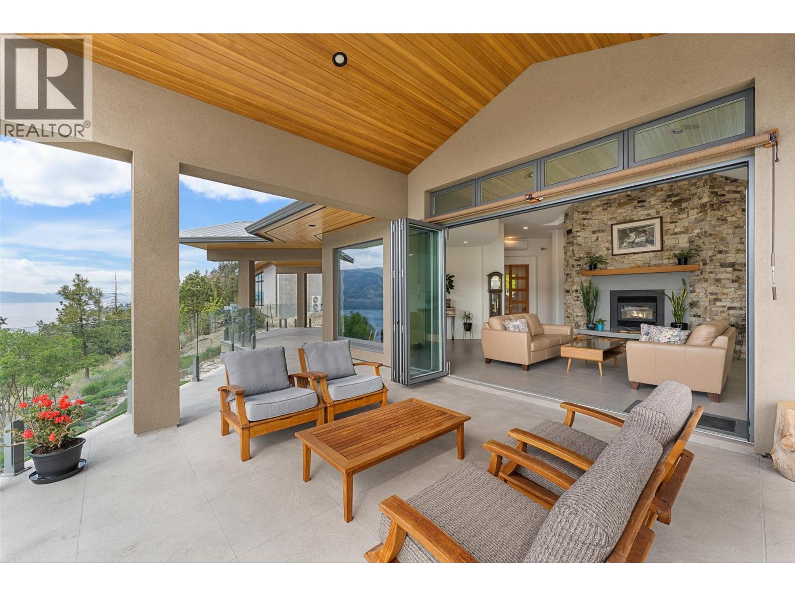 328 Lochview Road, Kelowna