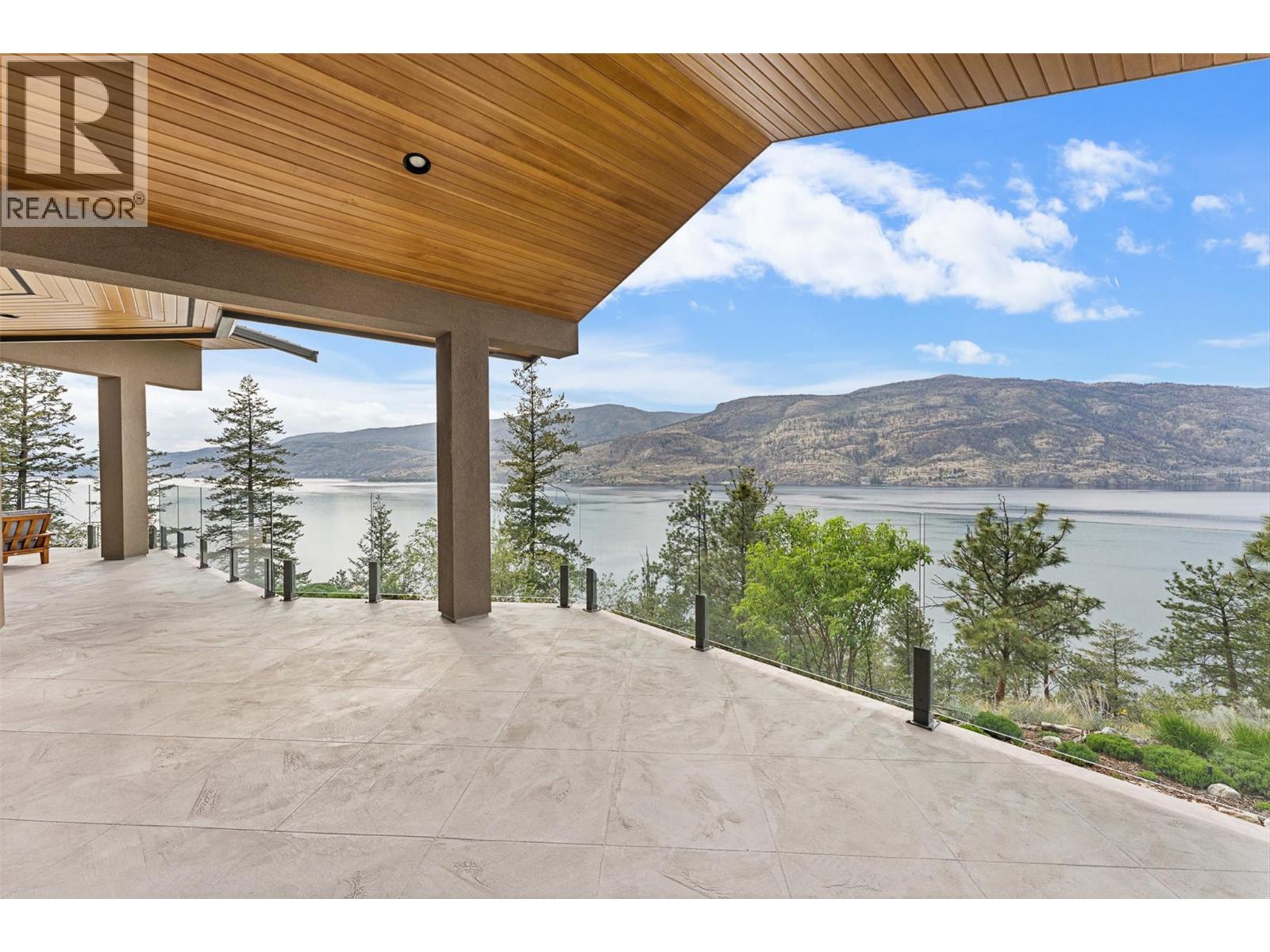 328 Lochview Road, Kelowna