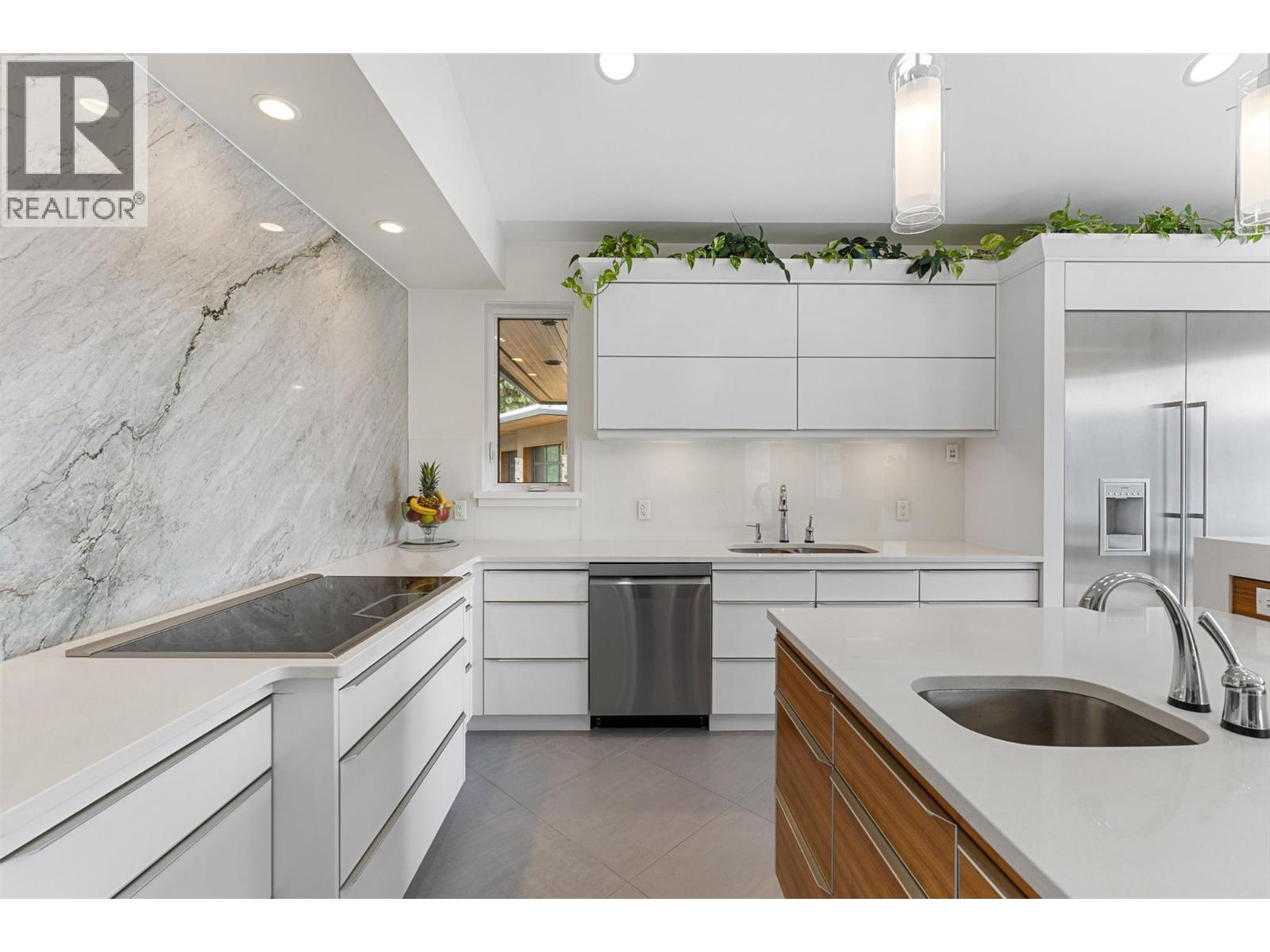 328 Lochview Road, Kelowna