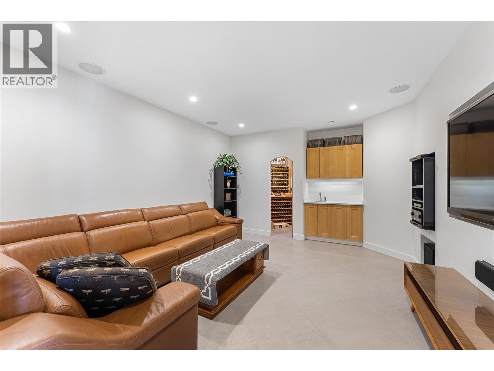 328 Lochview Road, Kelowna