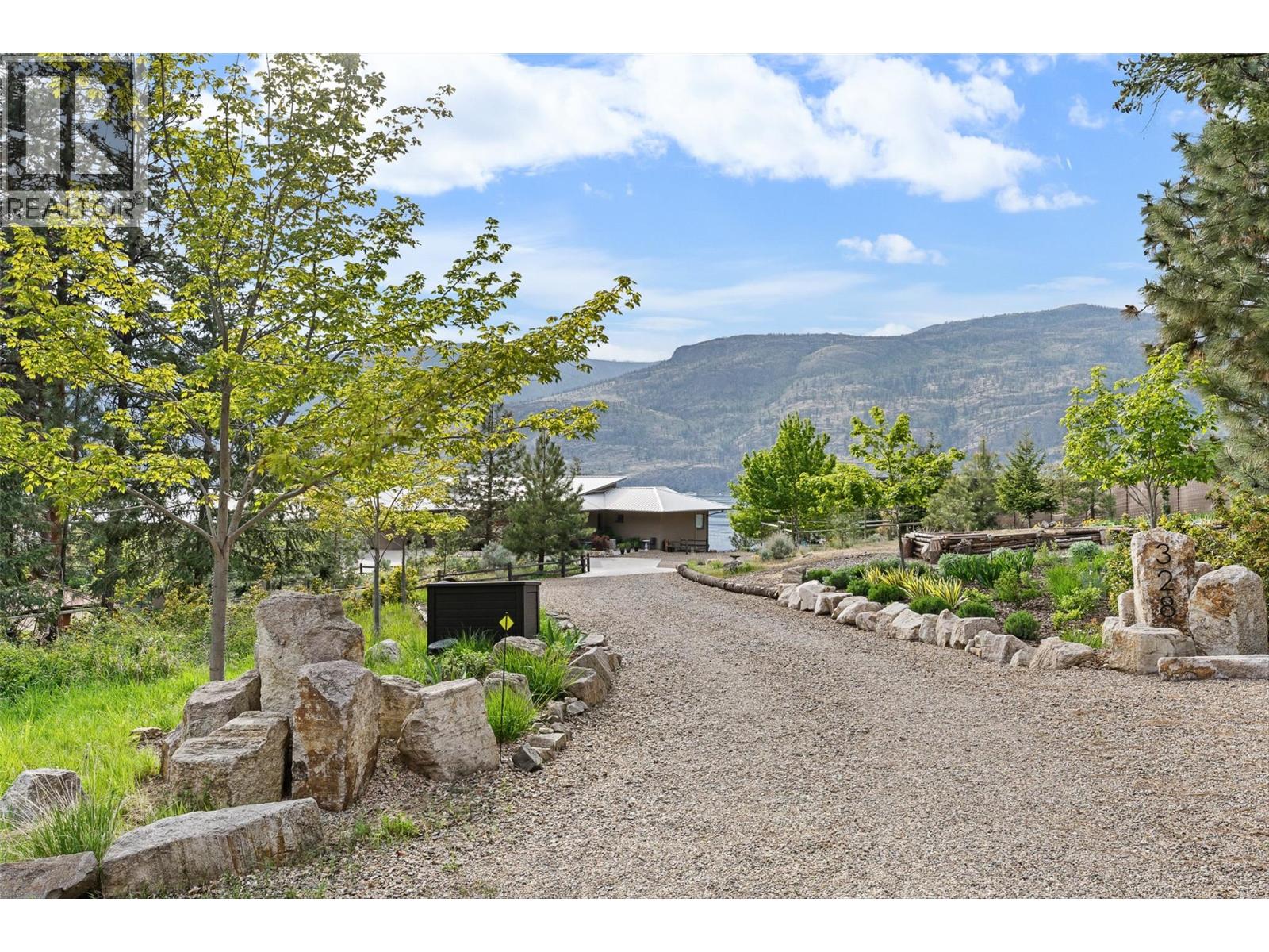 328 Lochview Road, Kelowna