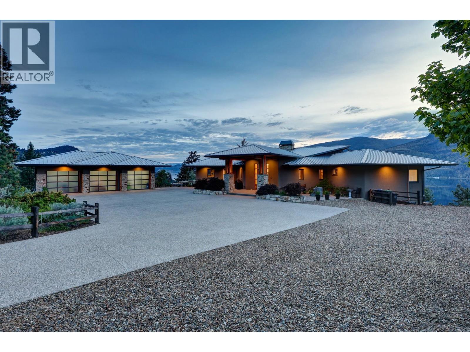 328 Lochview Road, Kelowna