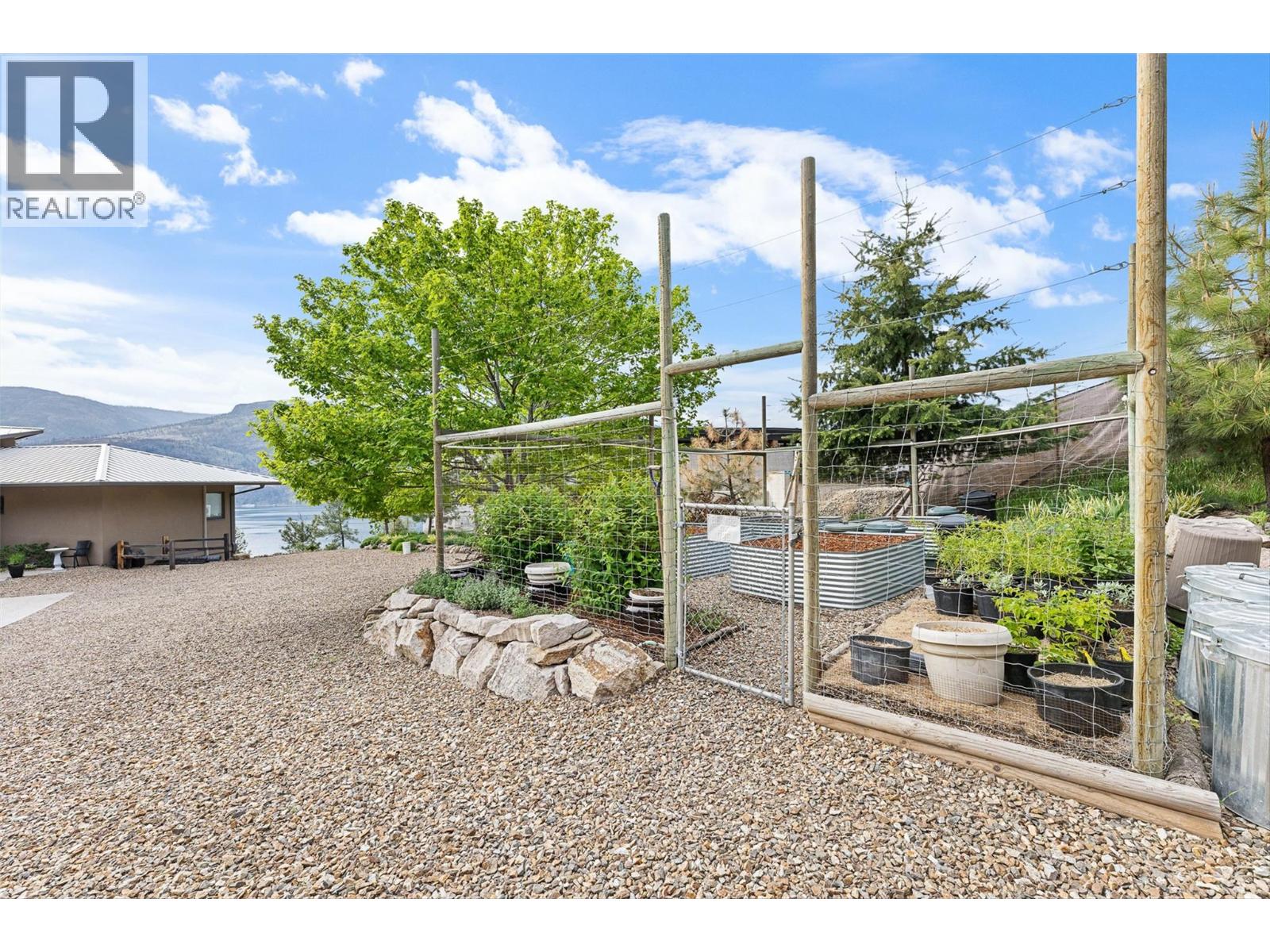 328 Lochview Road, Kelowna