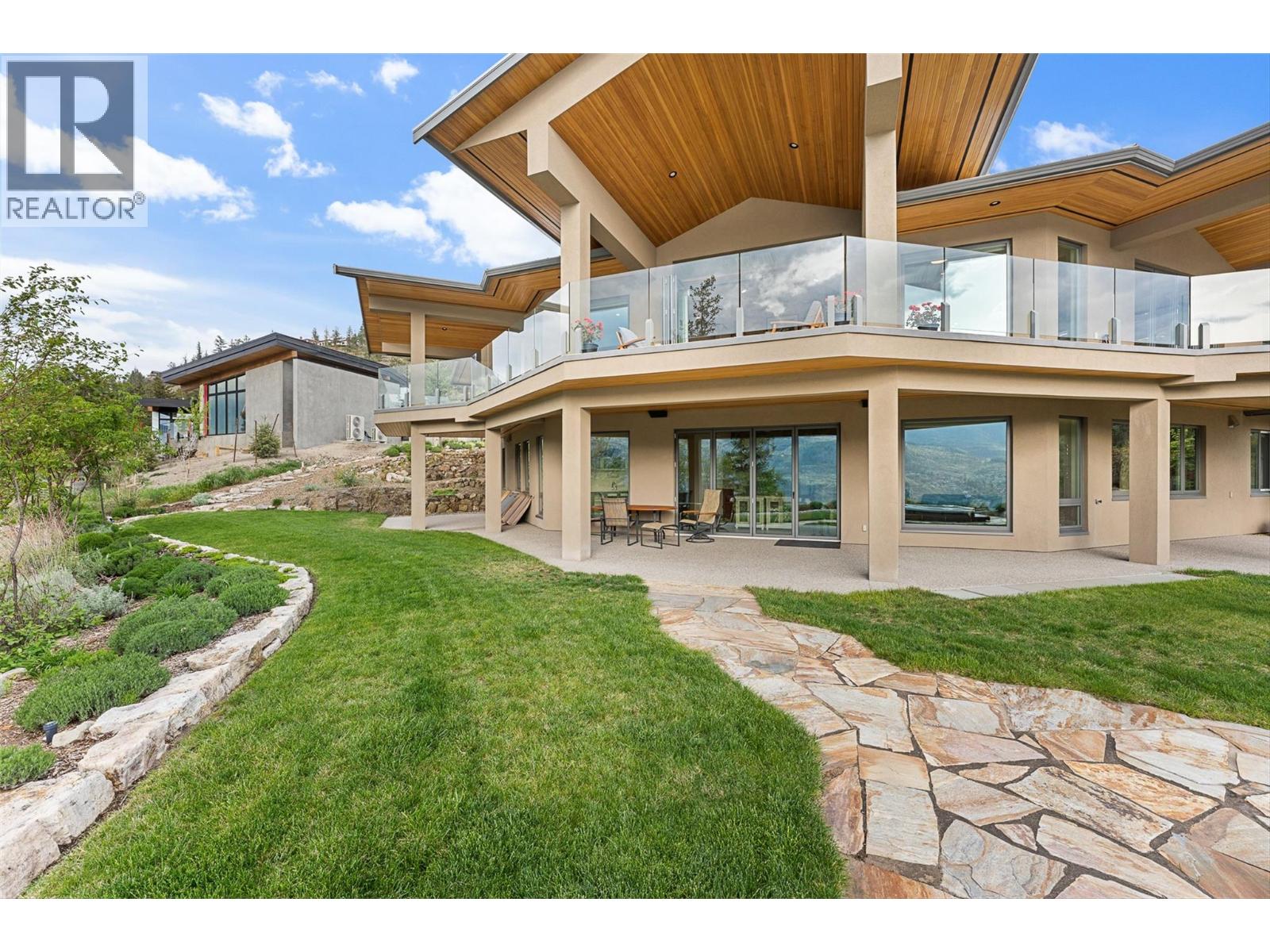 328 Lochview Road, Kelowna