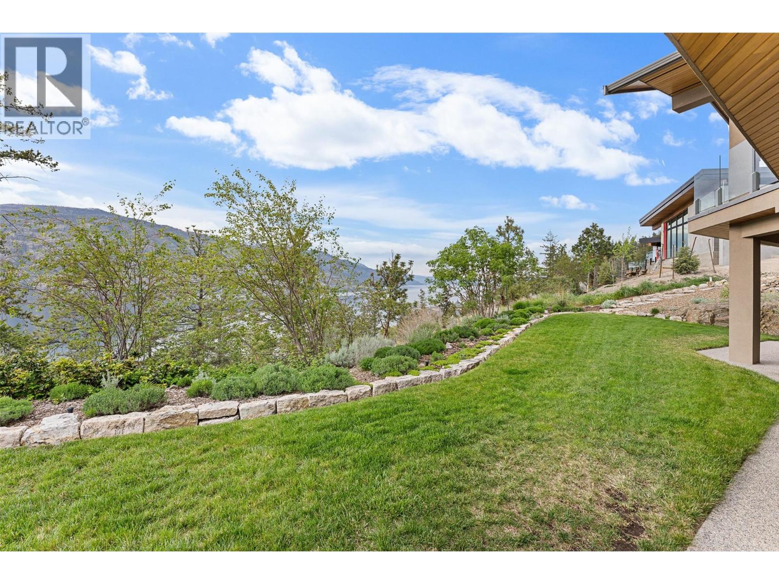 328 Lochview Road, Kelowna