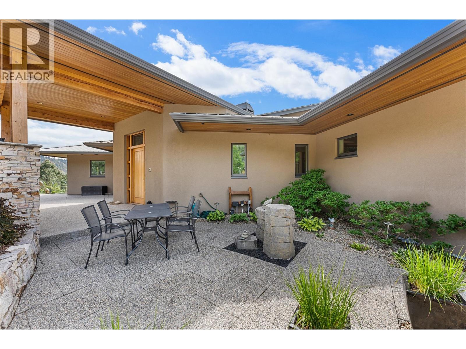 328 Lochview Road, Kelowna