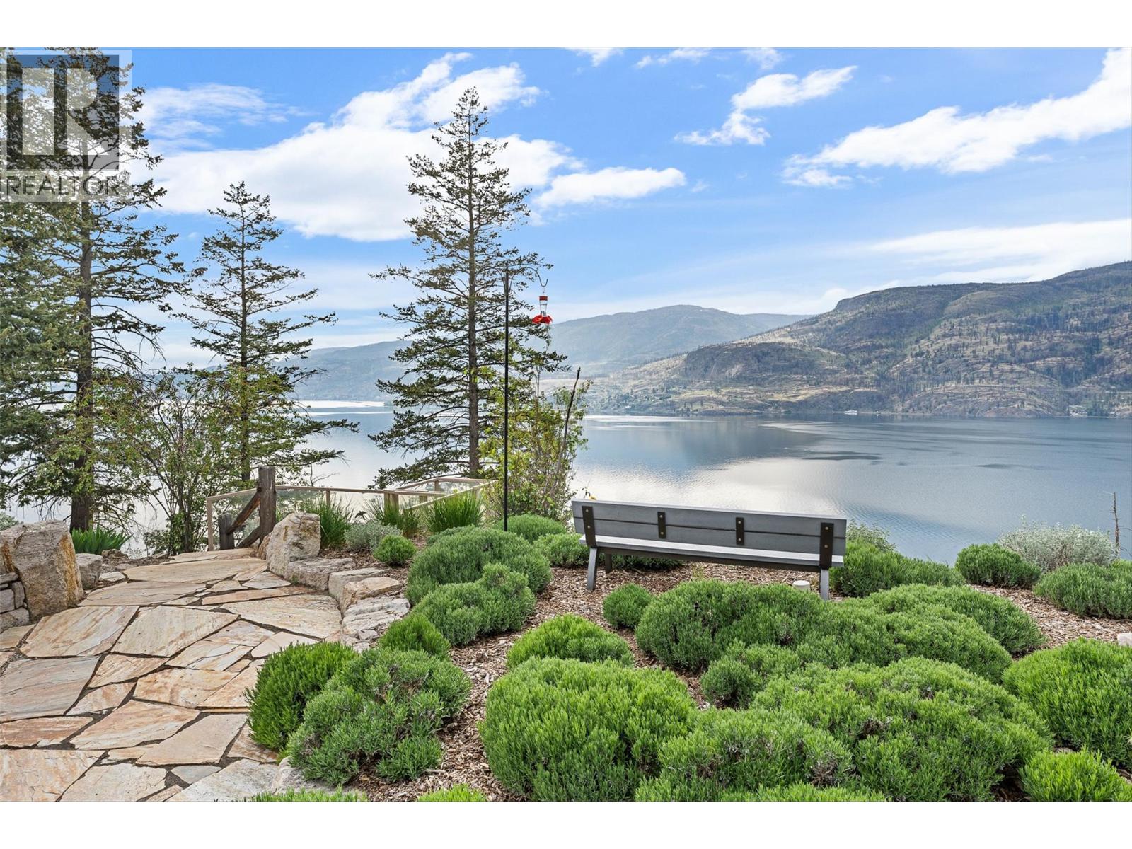 328 Lochview Road, Kelowna