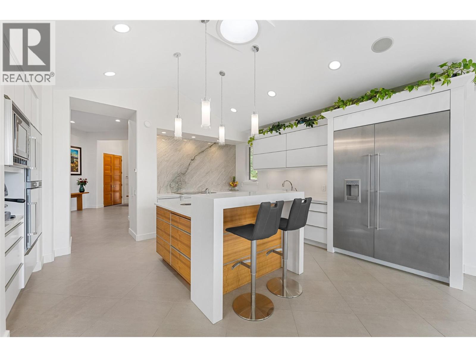 328 Lochview Road, Kelowna