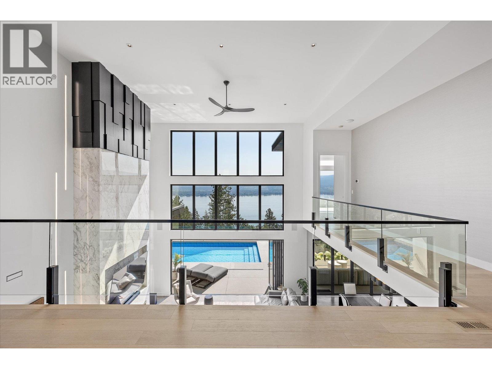 692 Lake Court, West Kelowna