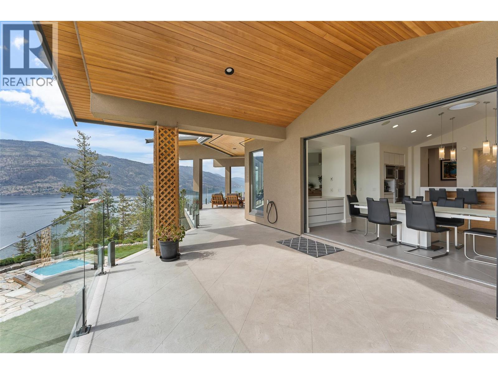 328 Lochview Road, Kelowna