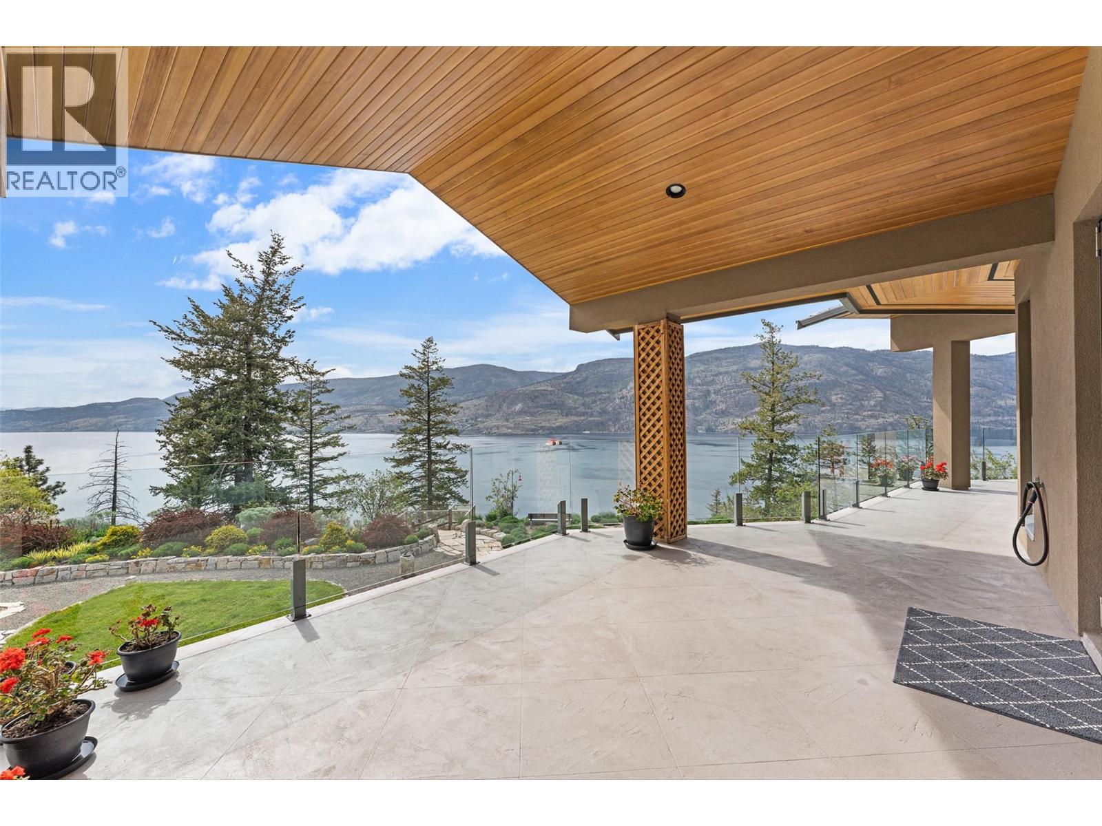 328 Lochview Road, Kelowna