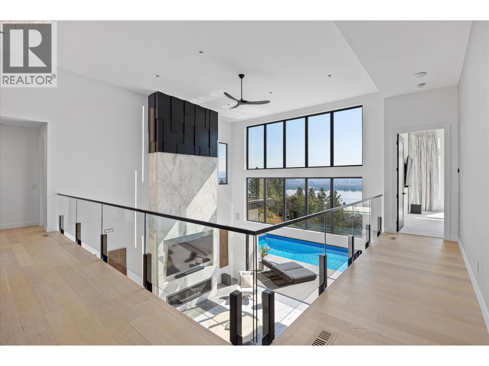 692 Lake Court, West Kelowna