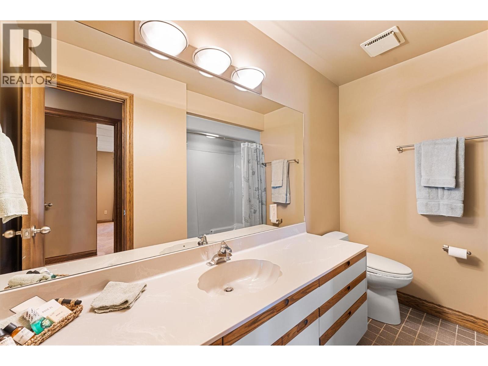 529 Zdralek Cove, West Kelowna