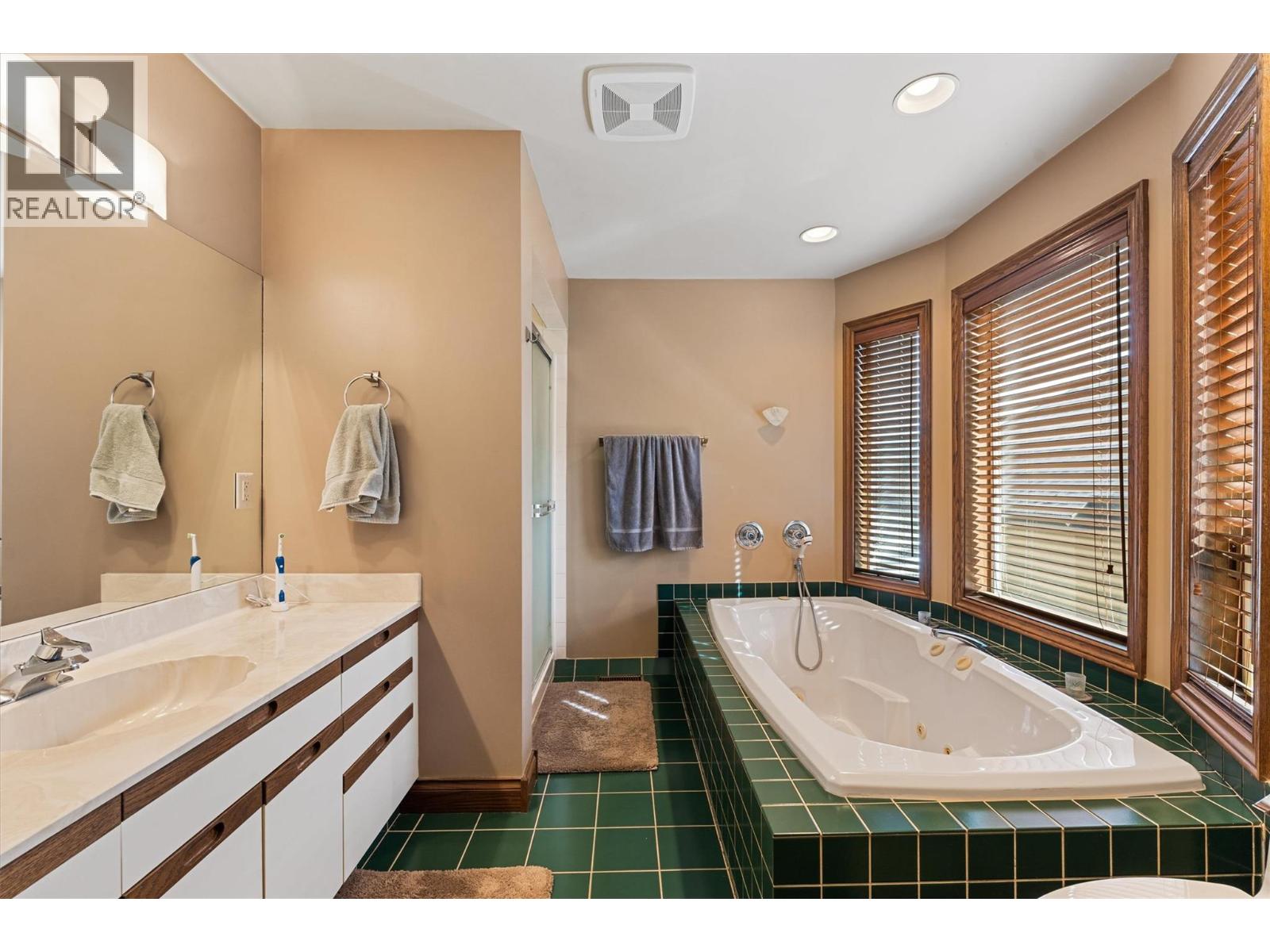 529 Zdralek Cove, West Kelowna