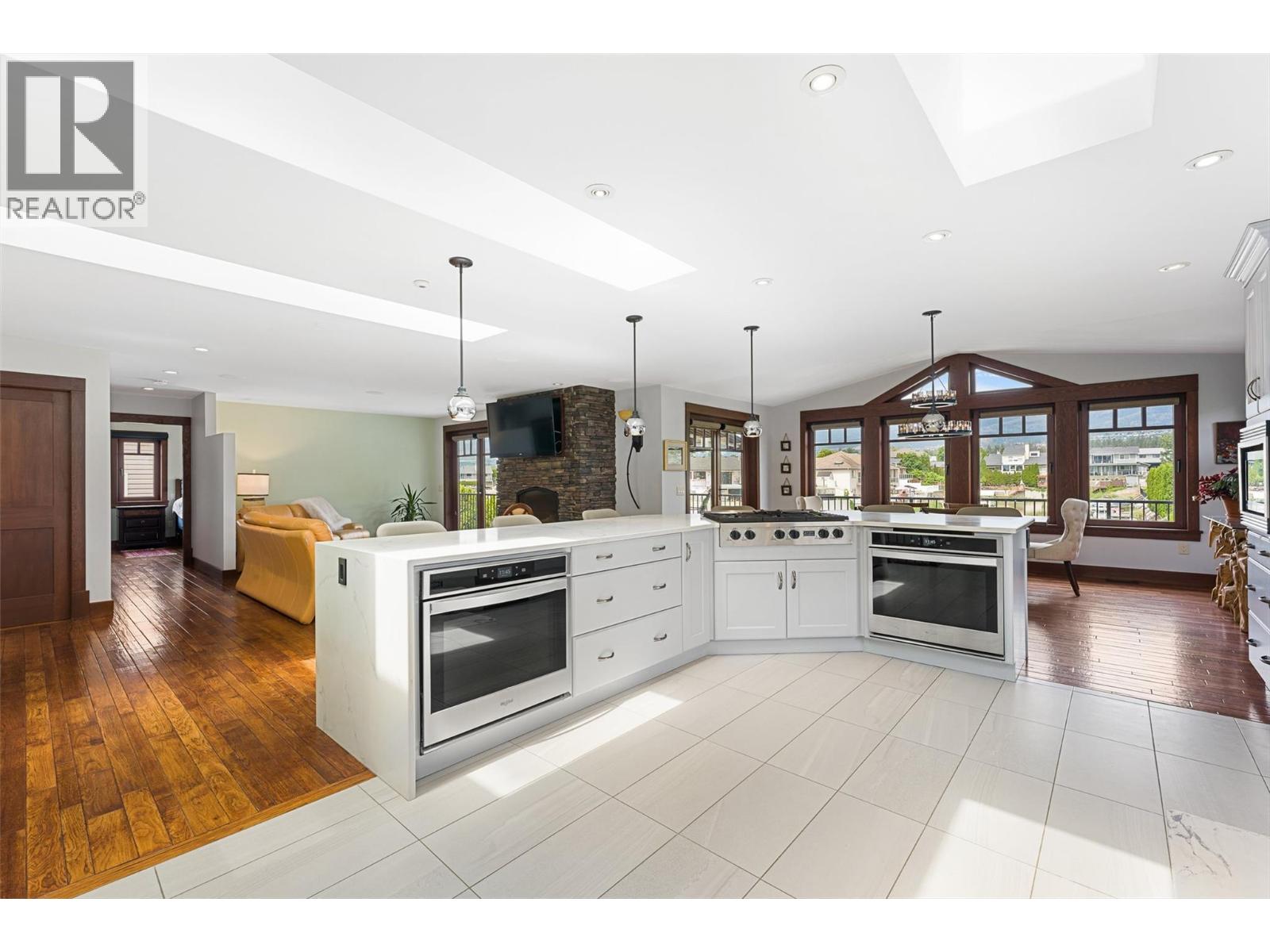 1650 Pritchard Drive, West Kelowna