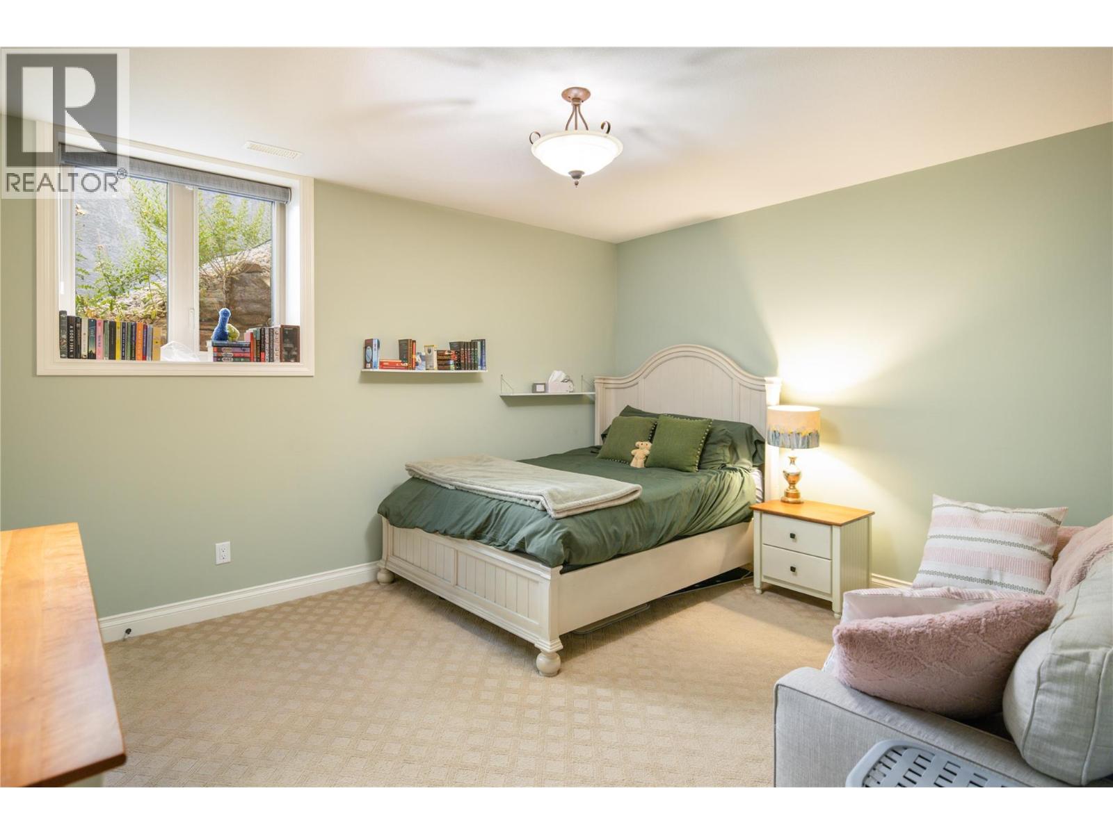 954 Hewetson Avenue, Kelowna