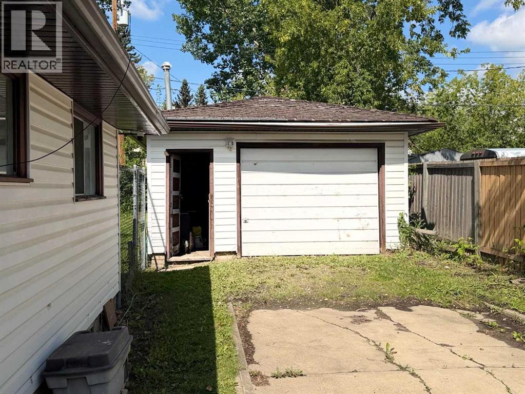 9508 104 Avenue - 4