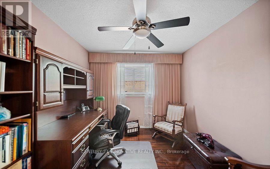 915 CATSKILL DRIVE E - Image 12