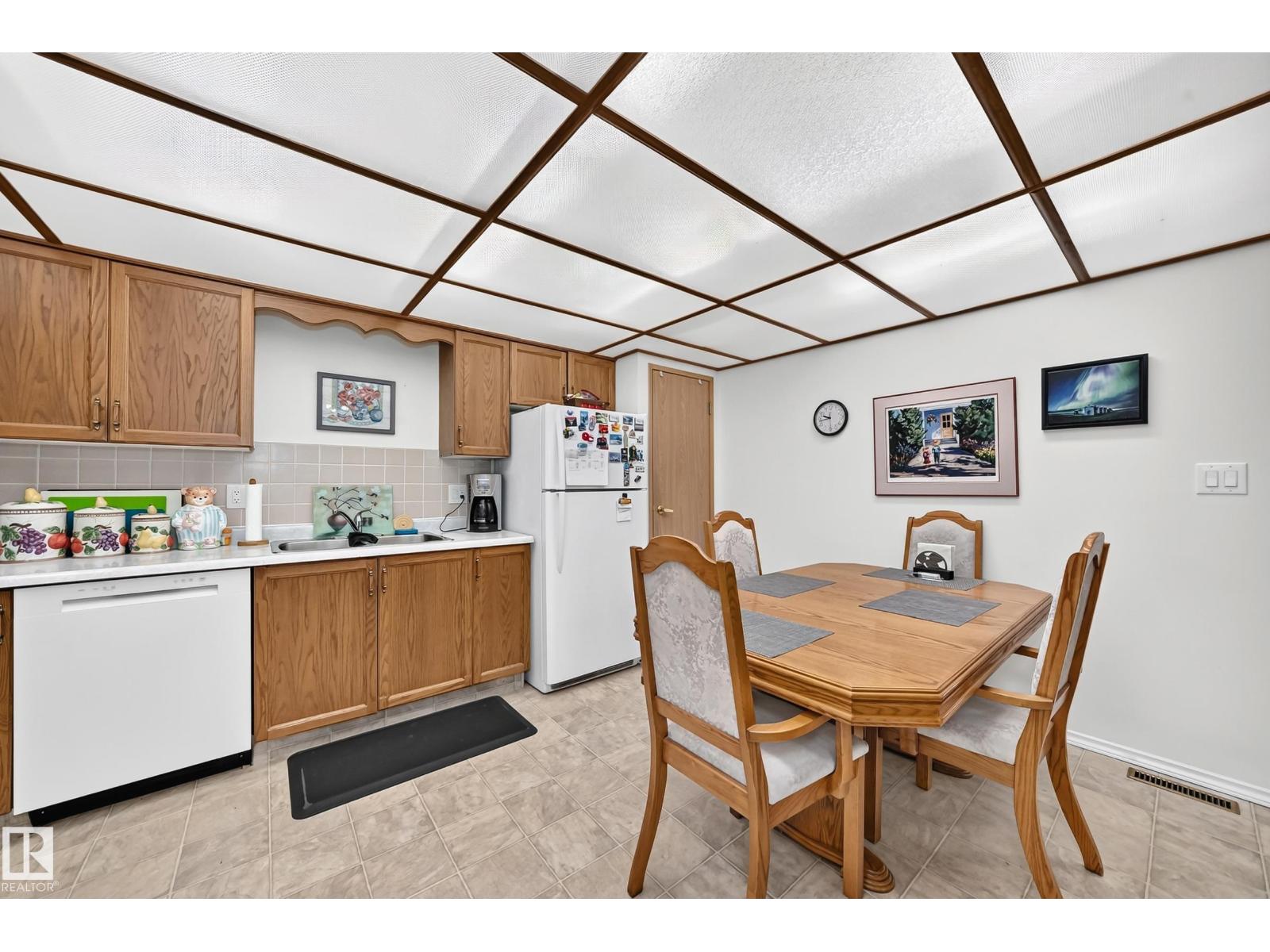7530 137A Avenue NW - Photo 16