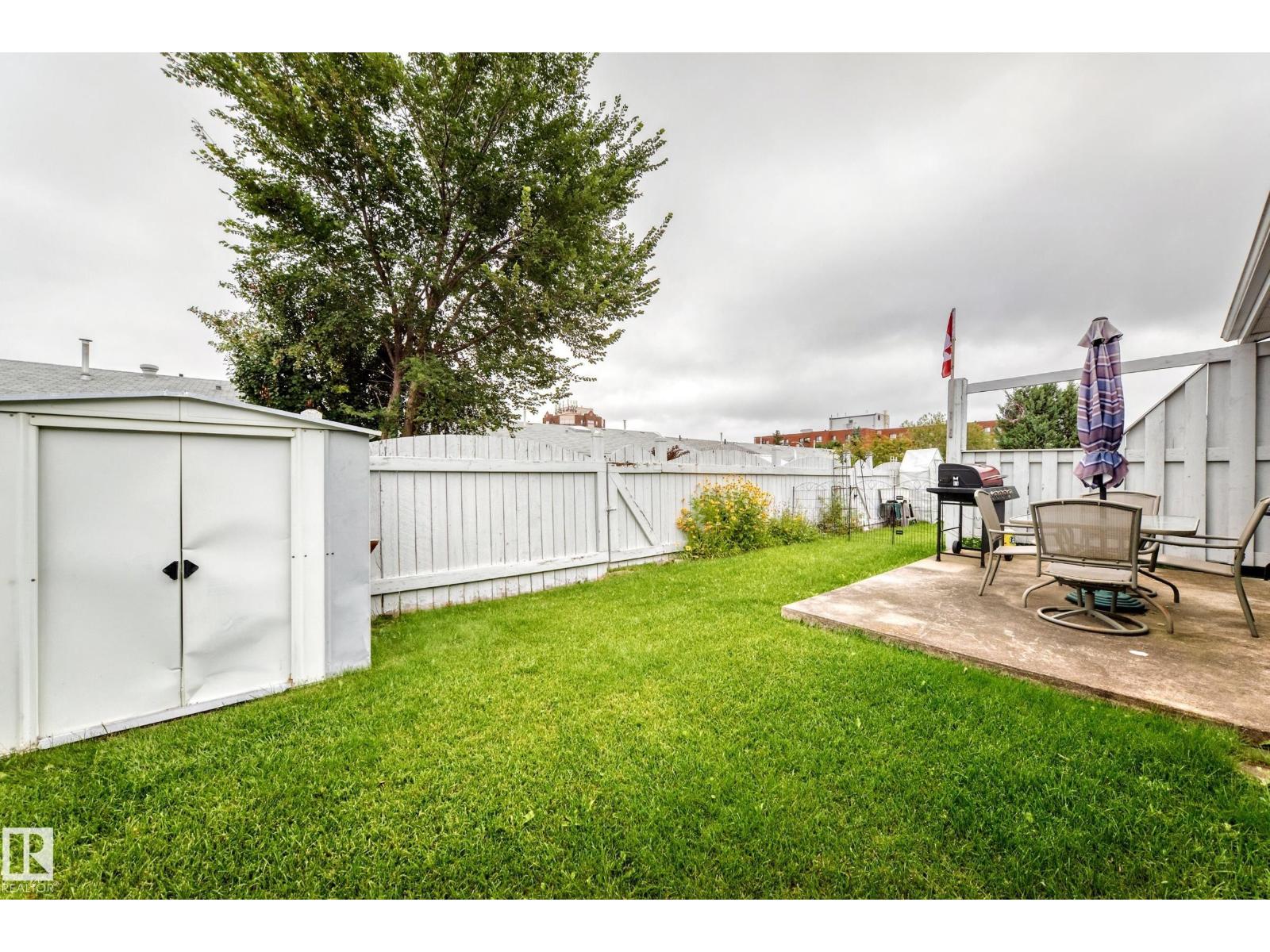 7530 137A Avenue NW - Photo 32