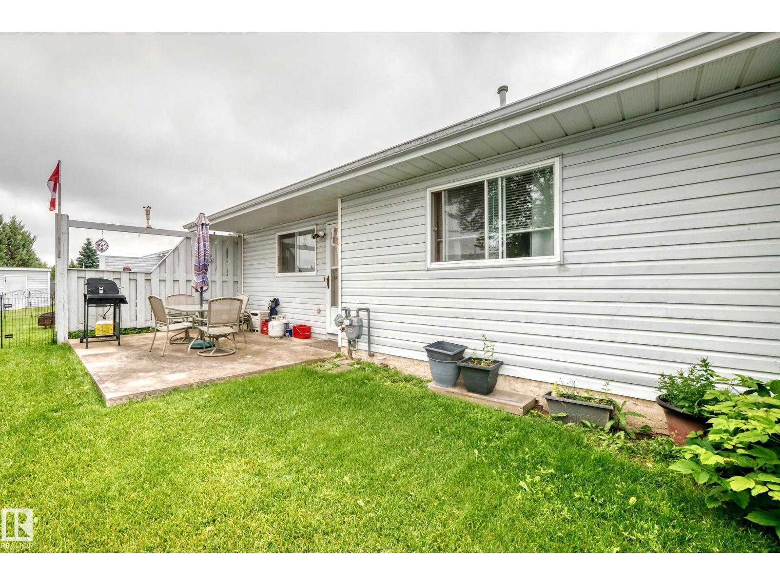 7530 137A Avenue NW - Photo 7