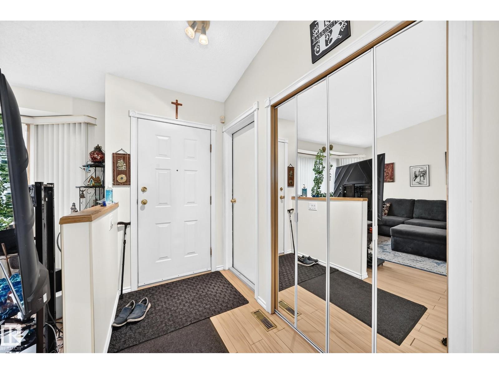 7530 137A Avenue NW - Photo 9